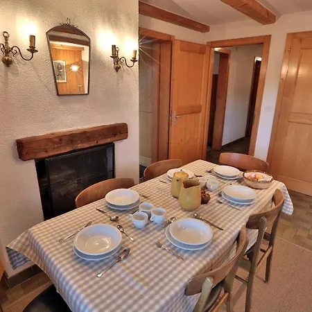 Pin Arole 1** Apartment *
